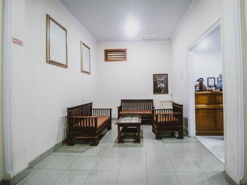 Reddoorz Plus Near Wtc Batanghari Mall Tanjungjohor Luaran gambar