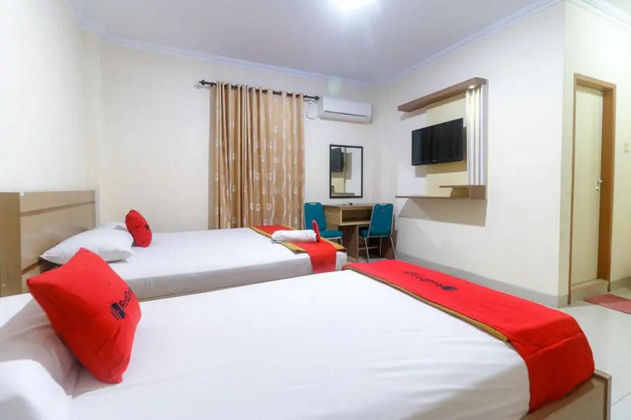 Reddoorz Plus Near Wtc Batanghari Mall Tanjungjohor Luaran gambar