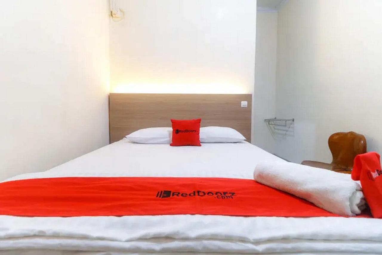 Reddoorz Plus Near Wtc Batanghari Mall Tanjungjohor Luaran gambar