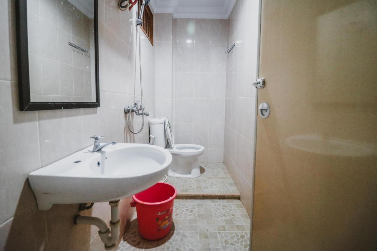 Reddoorz Plus Near Wtc Batanghari Mall Tanjungjohor Luaran gambar