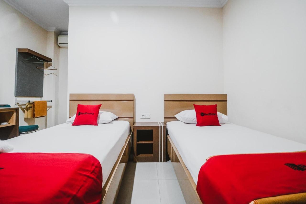 Reddoorz Plus Near Wtc Batanghari Mall Tanjungjohor Luaran gambar