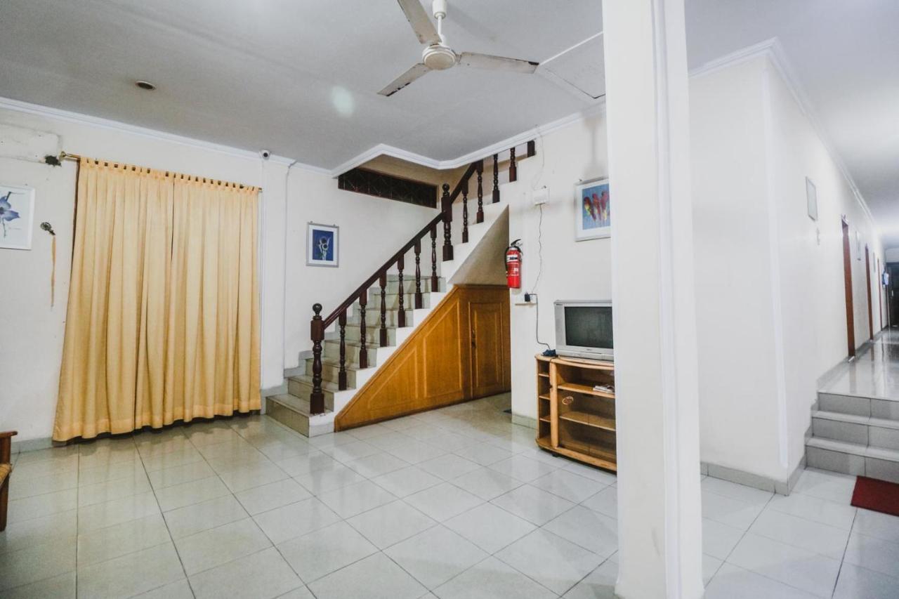 Reddoorz Plus Near Wtc Batanghari Mall Tanjungjohor Luaran gambar